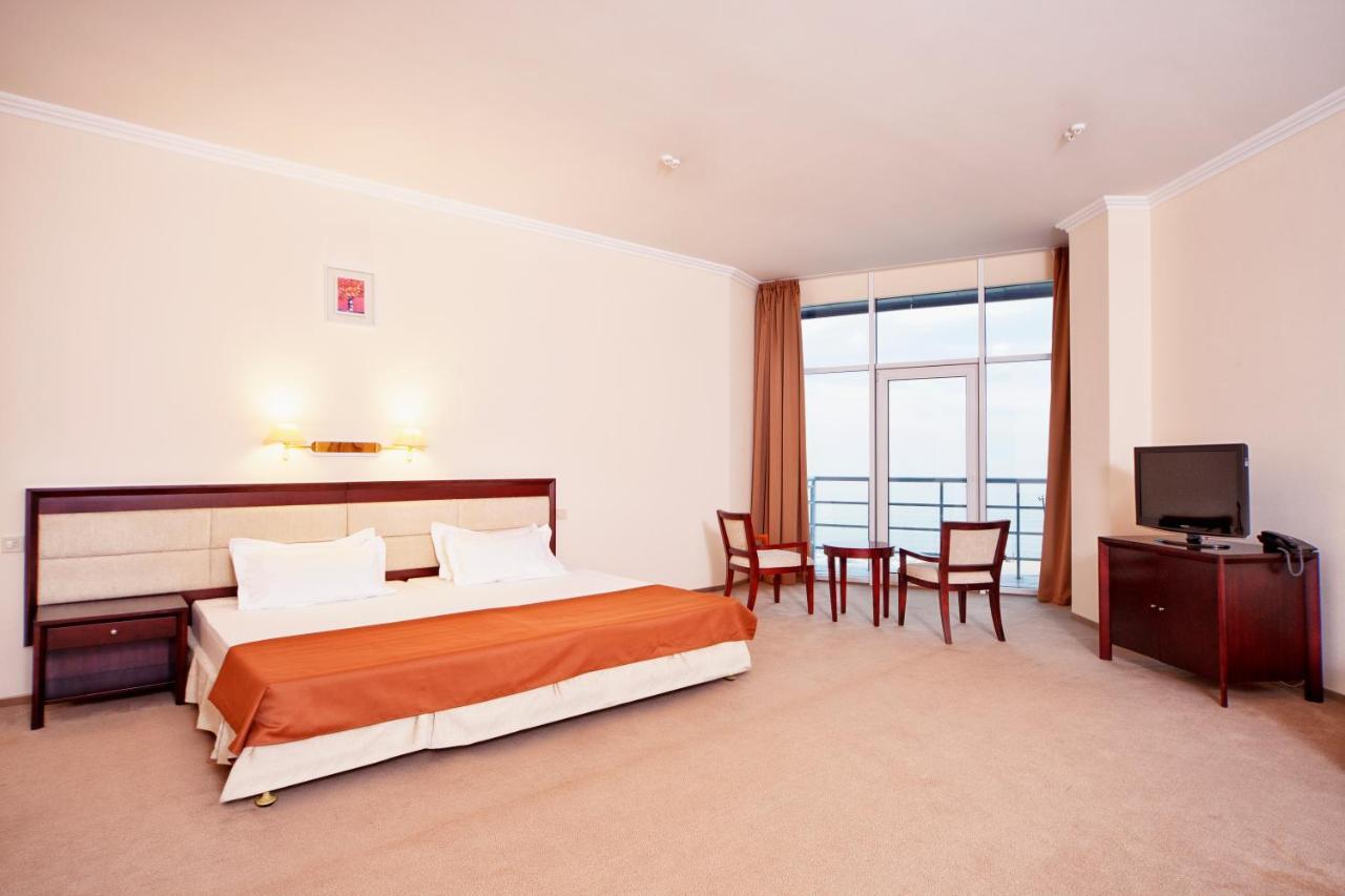 Hotel Bugaz Sea View à Gribovka Extérieur photo