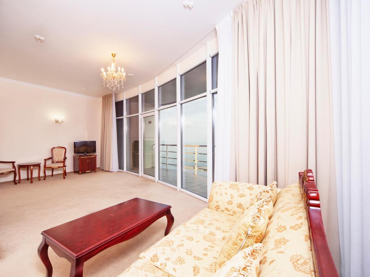 Hotel Bugaz Sea View à Gribovka Extérieur photo